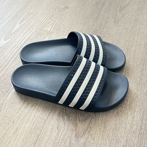 Adidas Adilette Slides - Navy blue